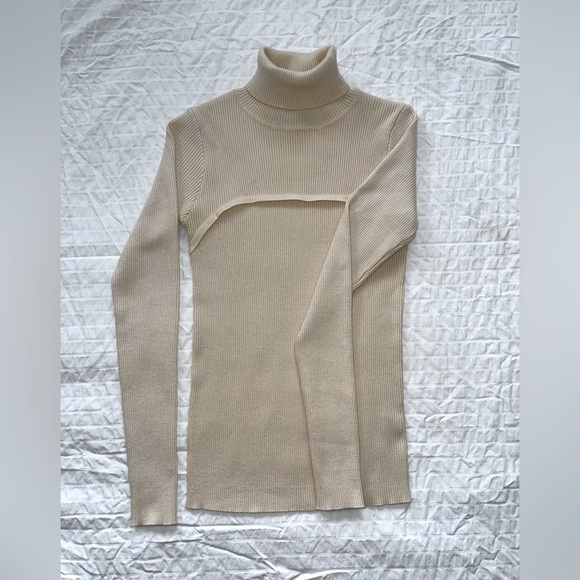 NWOT Women’s Turtleneck Knit Sweater - Picture 6 of 7